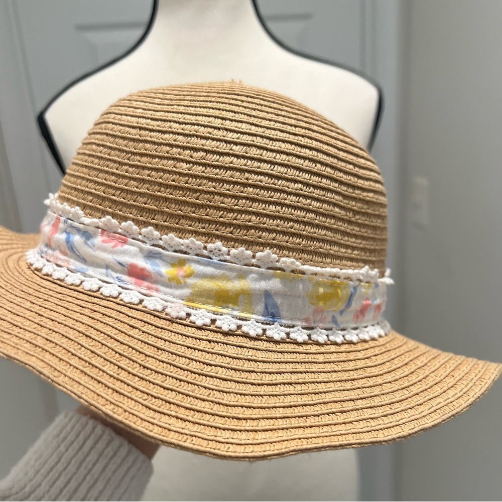 Stylish Straw Hat with Floral Bow - Picture 10 of 12
